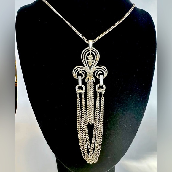 Sarah Coventry Jewelry - Sarah Coventry 24” Art Deco Fleur-De-Lis Designed Silver Toned Necklace